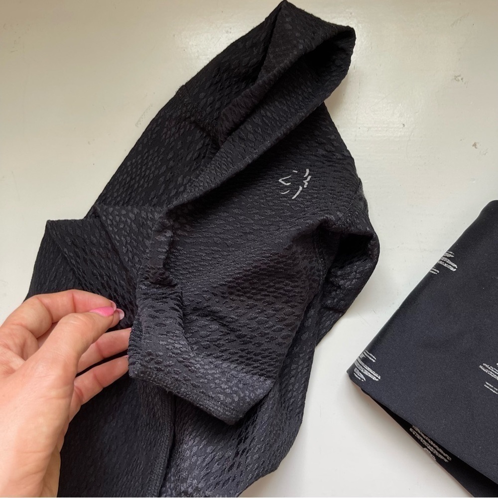 BEYOND yoga black leggings bundle - Picture 4 of 4
